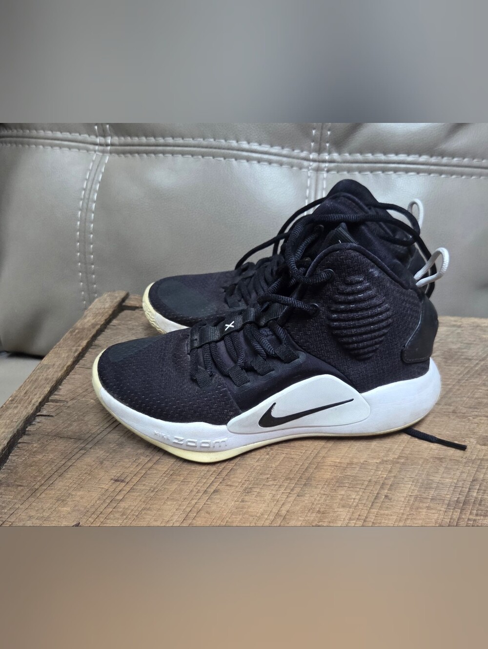 Nike Hyperdunk X GS Black White Boys Youth Size 3.5 Basketball Shoes Bin TT